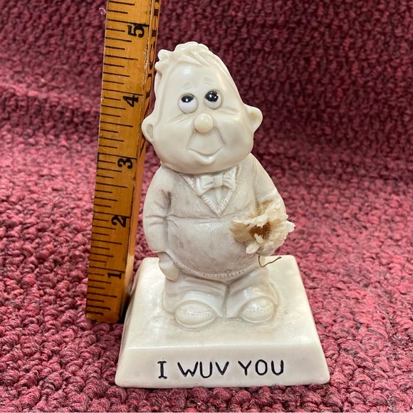 Russ Berrie & Co. Inc.   I WUV YOU statue from 1968 - Picture 6 of 7